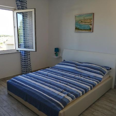 Apartmani Nevera Krk Town Exterior foto