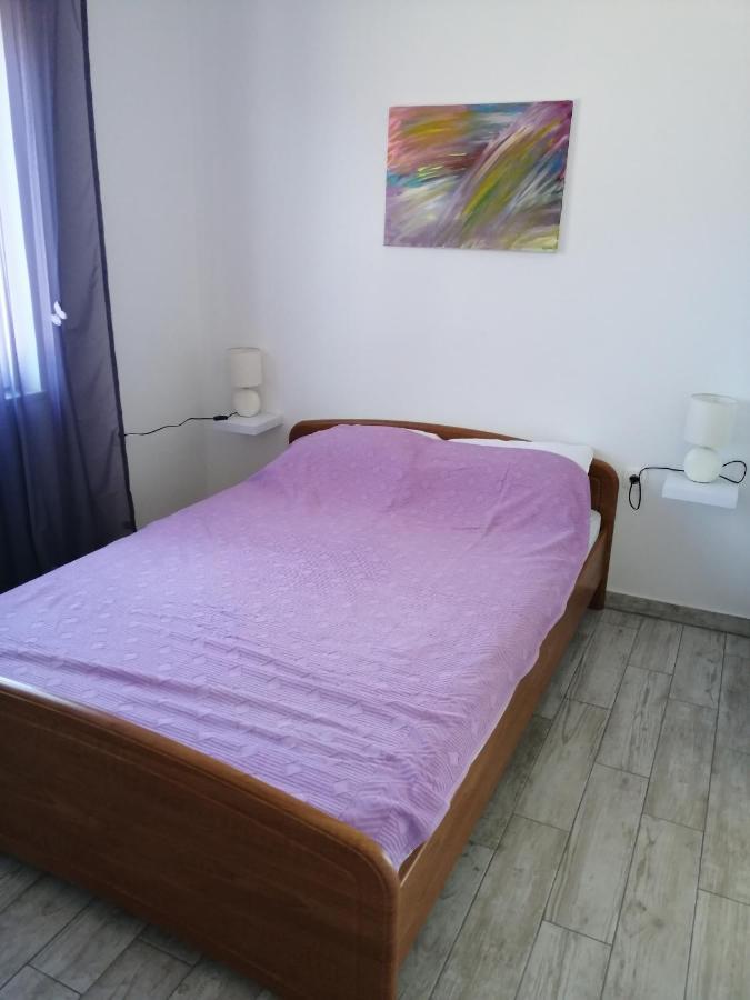 Apartmani Nevera Krk Town Exterior foto