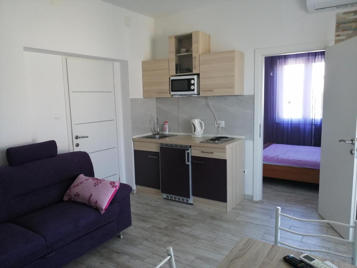 Apartmani Nevera Krk Town Exterior foto
