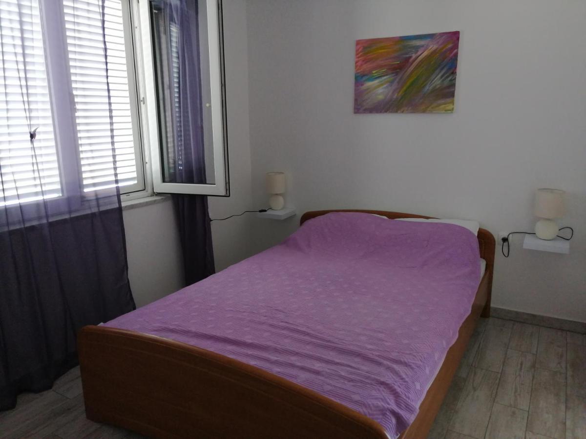 Apartmani Nevera Krk Town Exterior foto